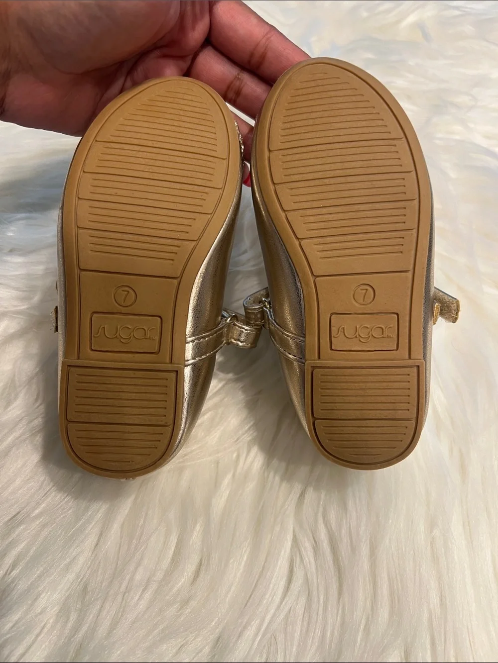 NWOT Girls Metallic Gold Mary Jane Shoes with Glitter Bow size 7M
